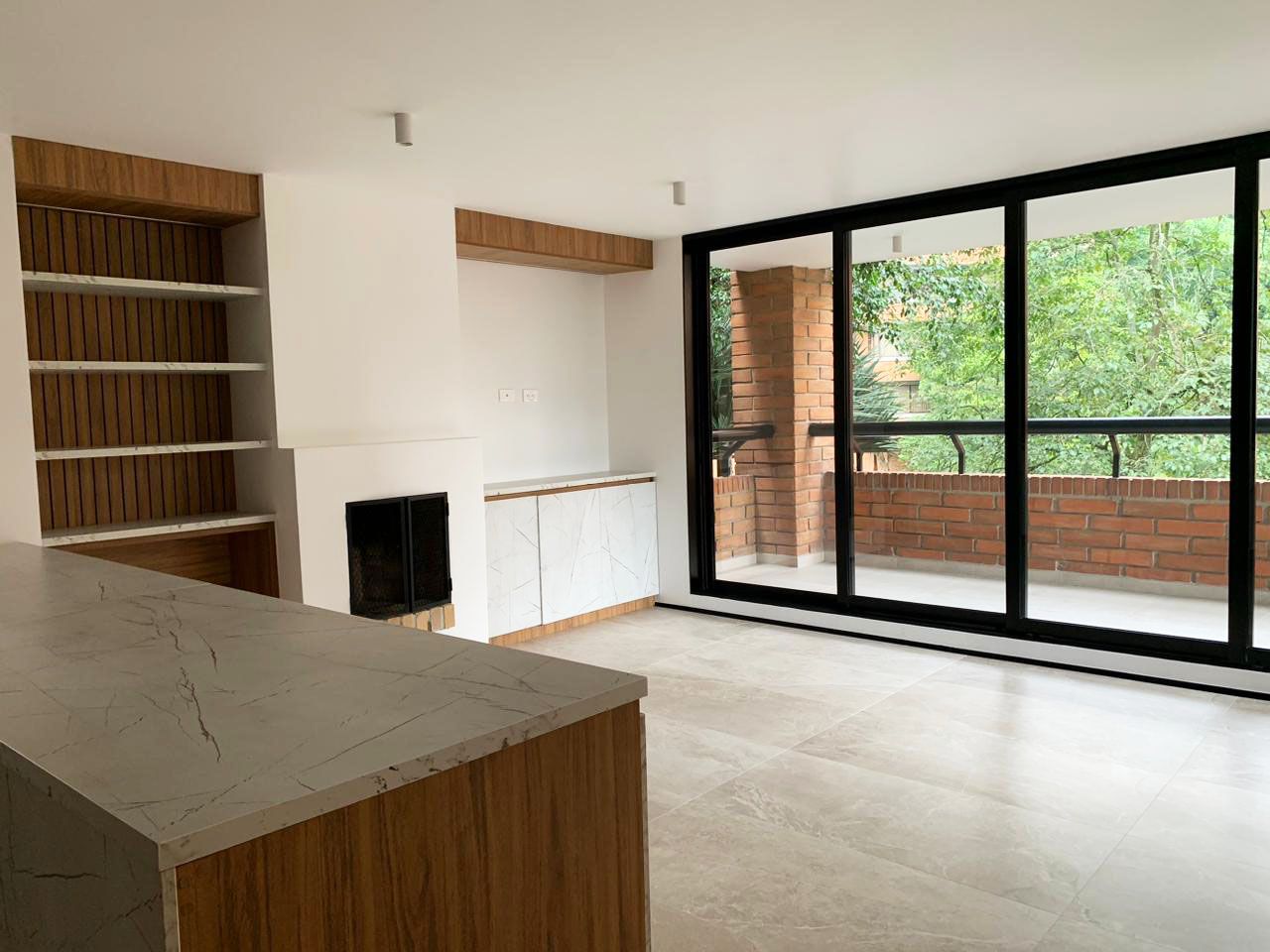 Apartamento en venta Antioquia Medellín Alejandria 174 m2 Habitaciones 2 Baños 6 Garajes 3 Precio $1230000000