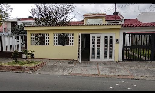 Casa en venta Cundinamarca Bogotá Bavaria 249 m2 Habitaciones 4 Baños 4 Garajes 3 Precio $850000000
