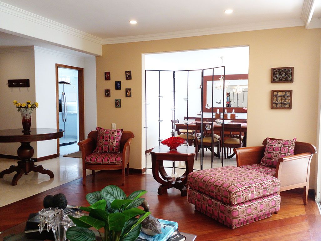 Casa en arriendo Antioquia Envigado Zona Centro 240 m2 Habitaciones 3 Baños 6 Garajes 5 Precio $9980000