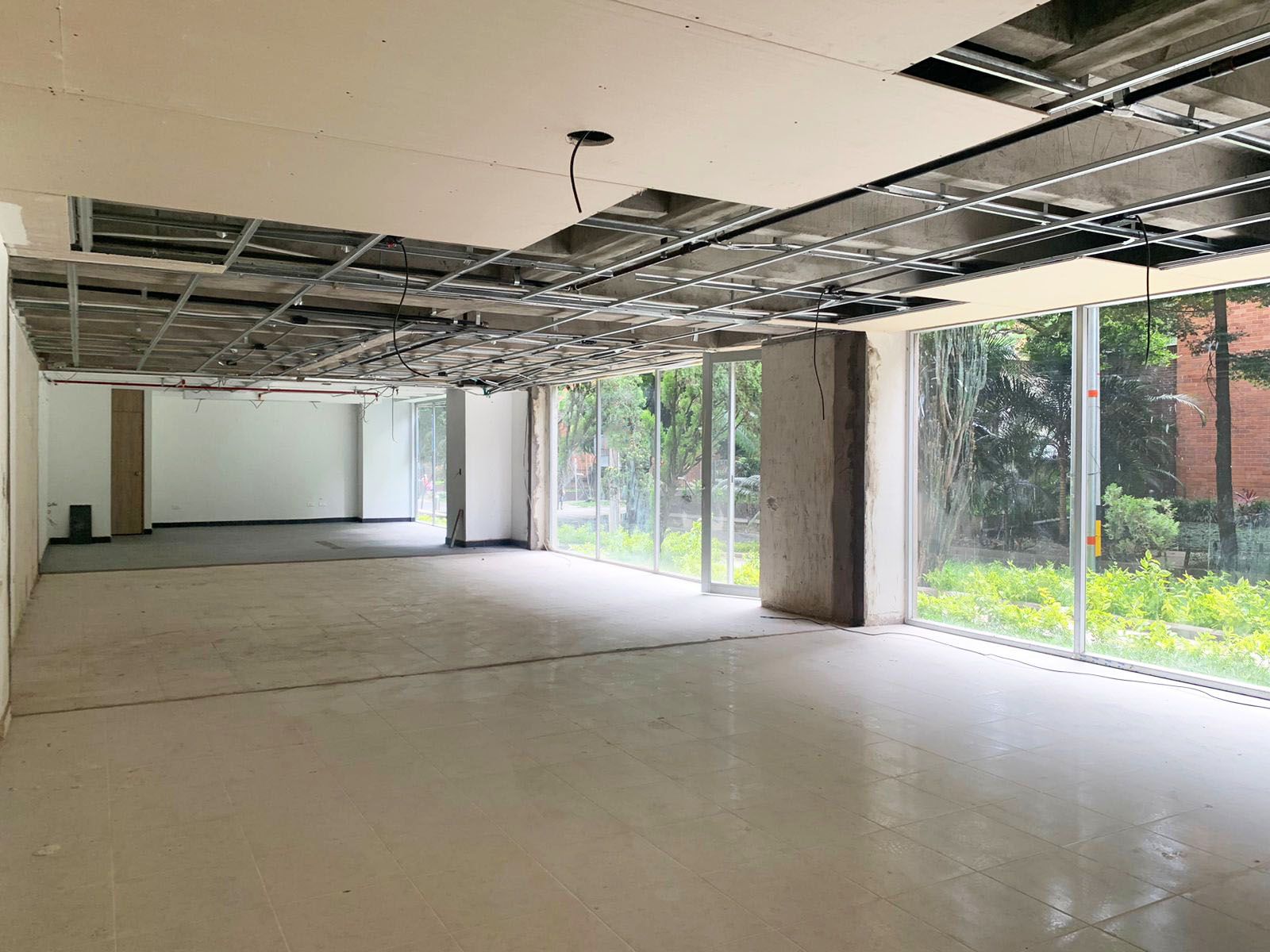Local en arriendo Antioquia Envigado La Mesa 130 m2 Habitaciones 0 Baños 0 Garajes 2 Precio $10300000