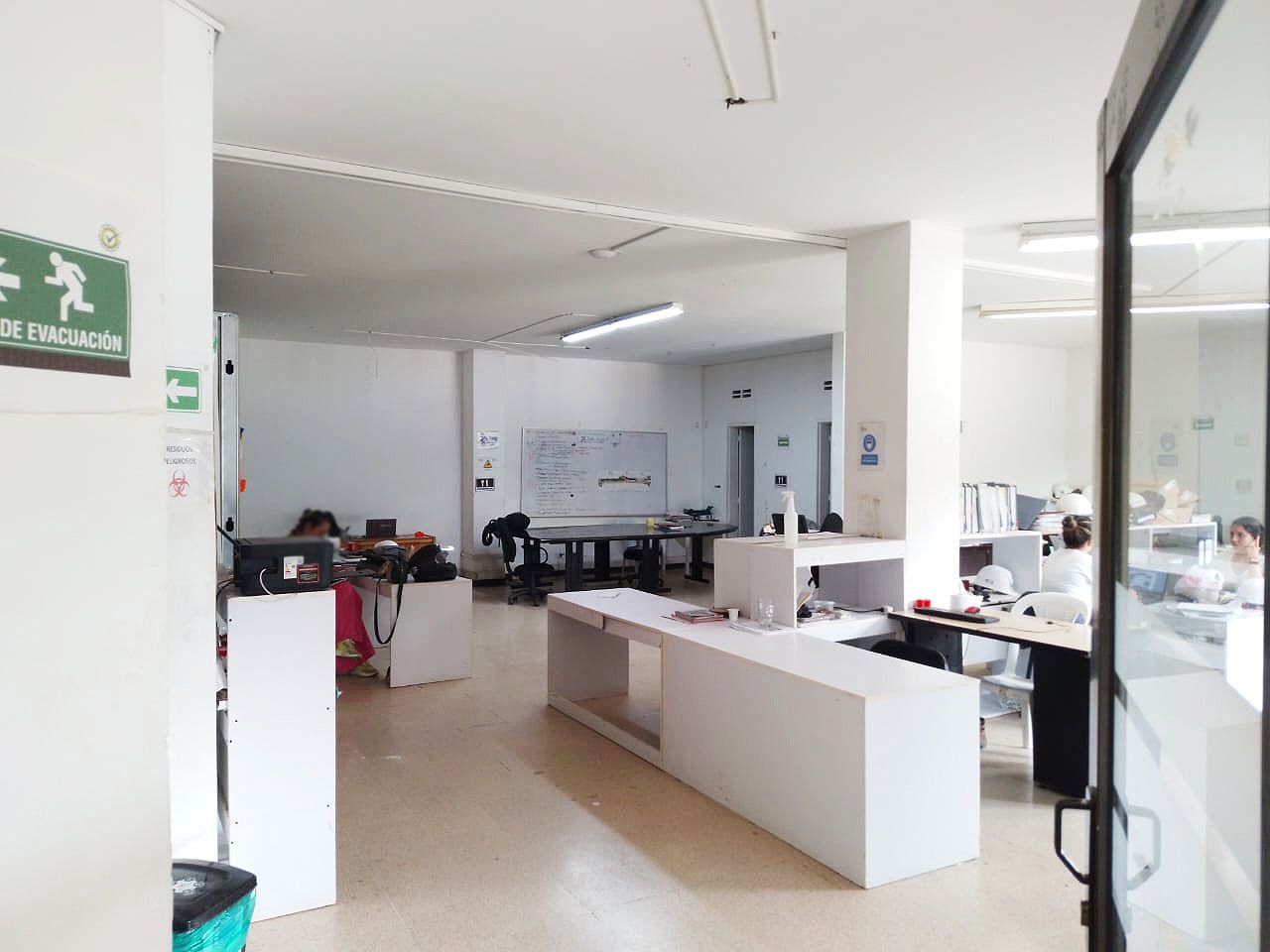 Oficina en arriendo Antioquia Medellín Guayabal 455 m2 Habitaciones 0 Baños 4 Garajes 1 Precio $14500000