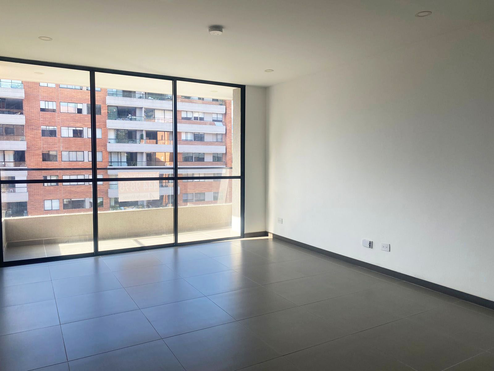 Casa en arriendo Antioquia Envigado La Mesa 61 m2 Habitaciones 1 Baños 2 Garajes 2 Precio $3350000