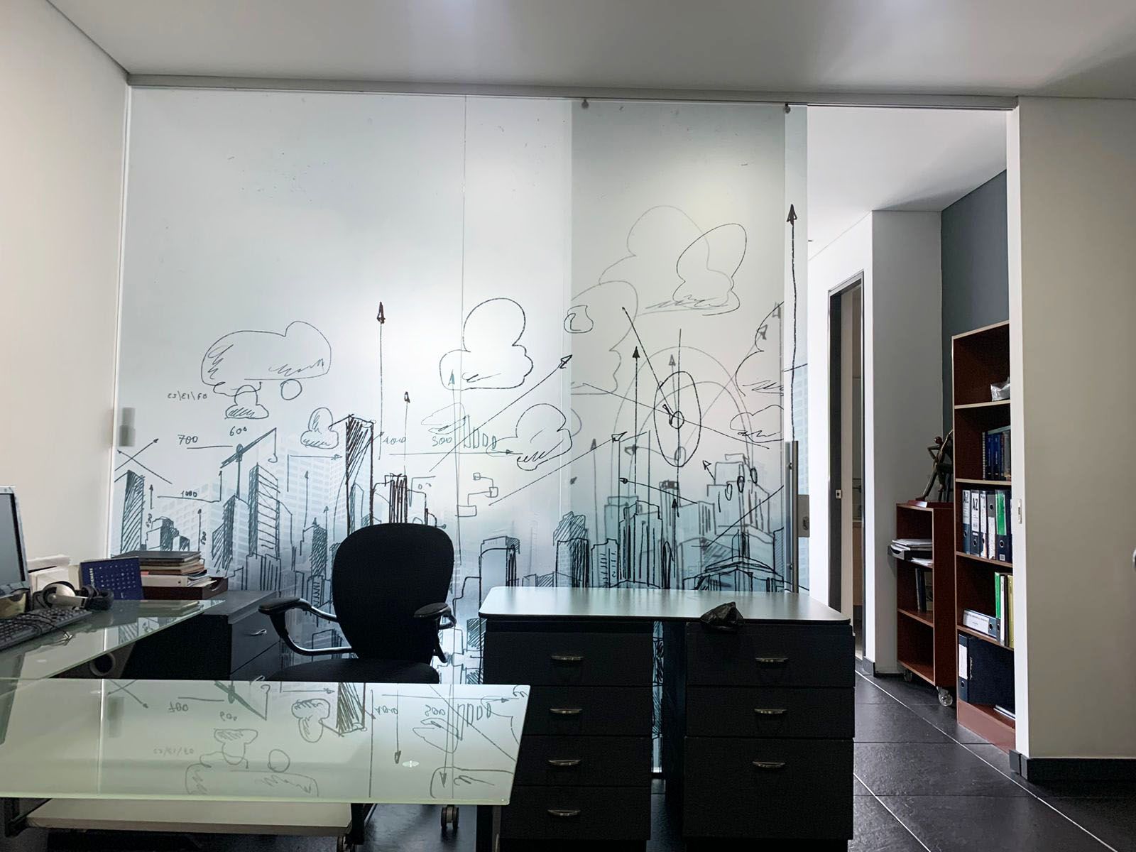 Oficina en arriendo o venta Antioquia Medellín Simesa 50 m2 Habitaciones 0 Baños 0 Garajes 3 Precio venta $510000000 Precio arriendo $5200000