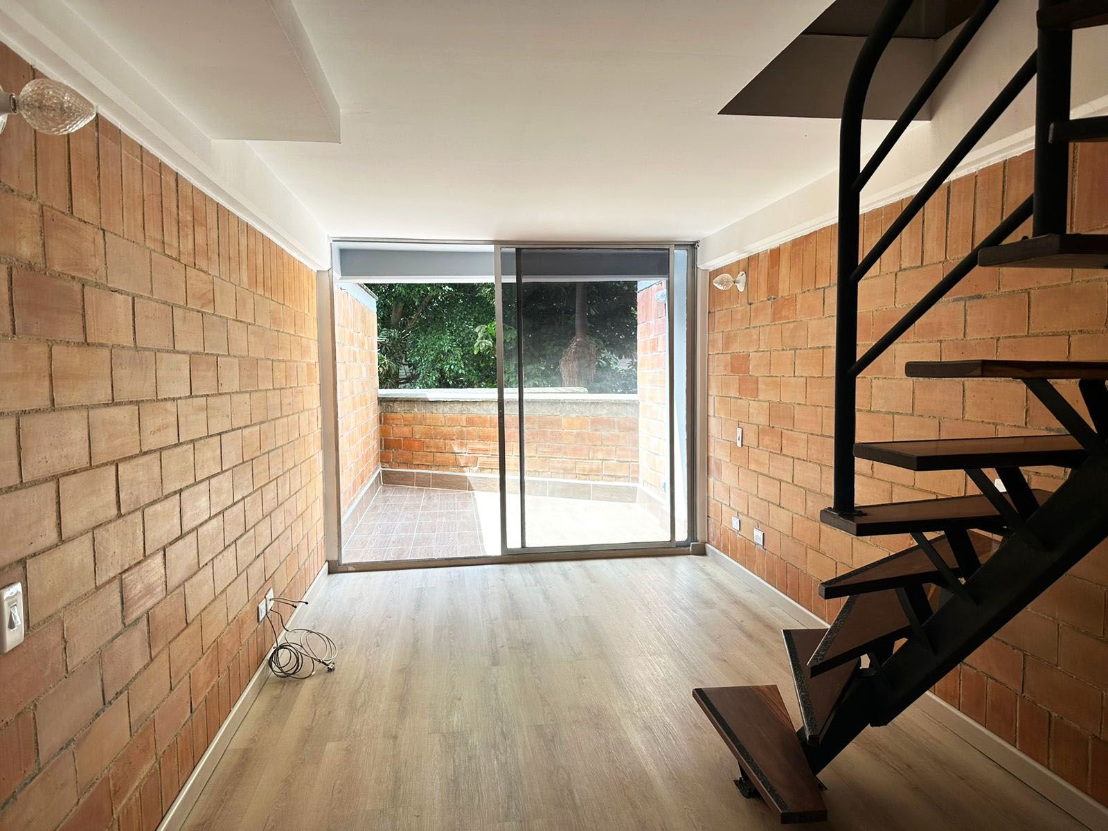 Apartamento en arriendo Antioquia Medellín Urbanizacion Villa Jardin I Etapa 88 m2 Habitaciones 3 Baños 2 Garajes 2 Precio $2850000