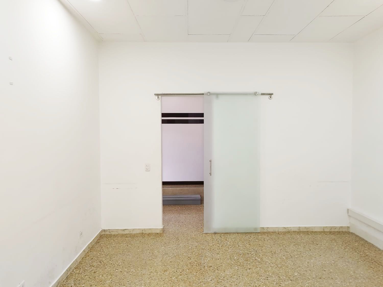Oficina en arriendo Antioquia Medellín Centro Administrativo 160 m2 Habitaciones 0 Baños 6 Garajes 1 Precio $8300000