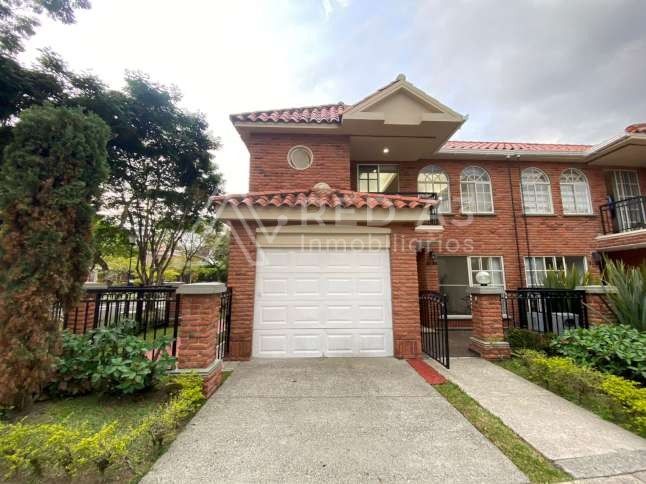 Casa en arriendo Risaralda Pereira Corocito 198 m2 Habitaciones 3 Baños 4 Garajes 2 Precio $6560000