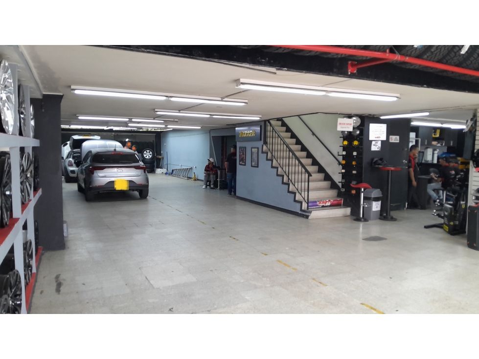 Local en venta Antioquia Medellín Perpetuo Socorro 300 m2 Habitaciones 0 Baños 0 Garajes 1 Precio $3200000000