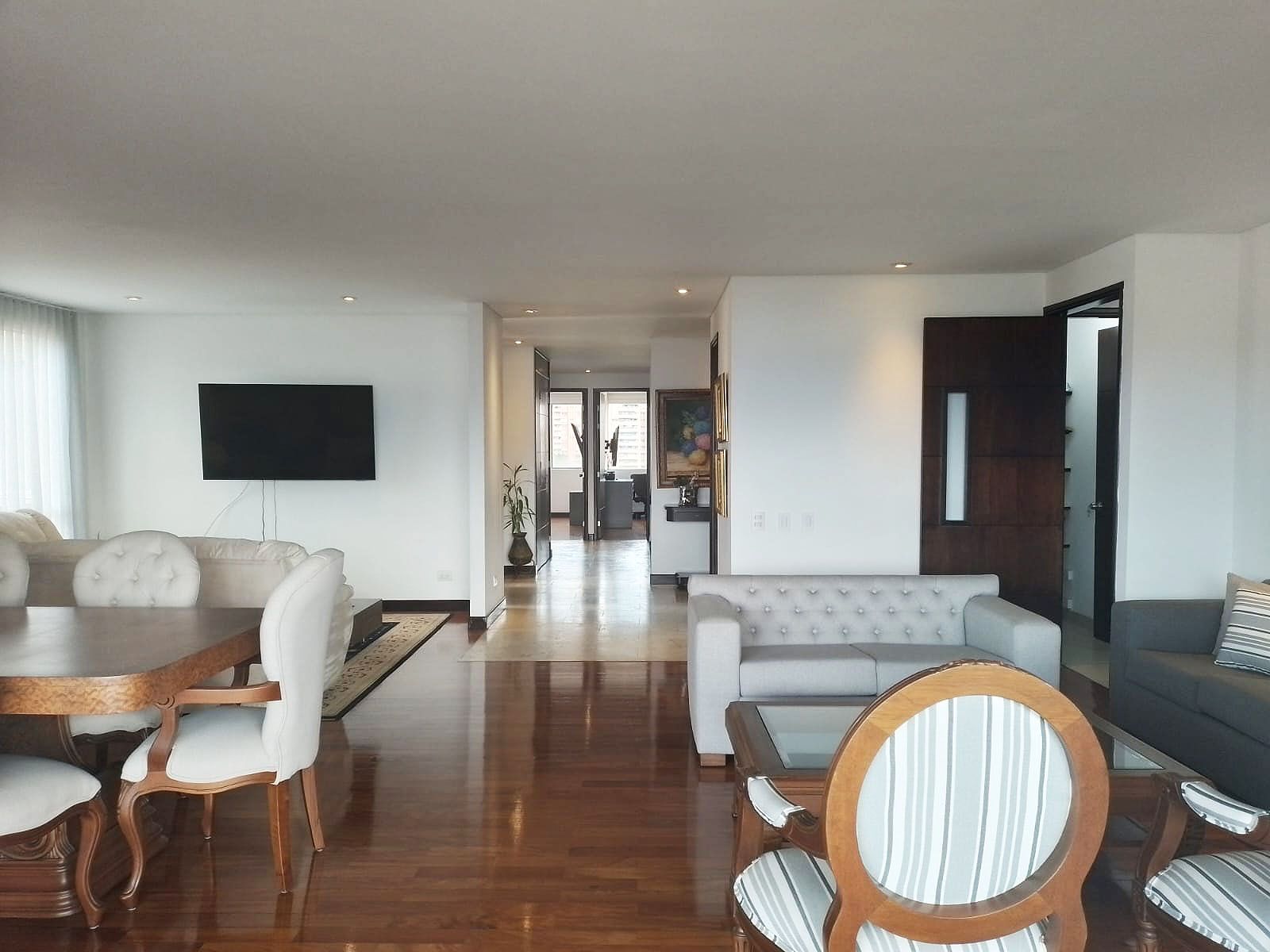 Apartamento en arriendo Antioquia Medellín El Tesoro 226 m2 Habitaciones 3 Baños 6 Garajes 4 Precio $15500000