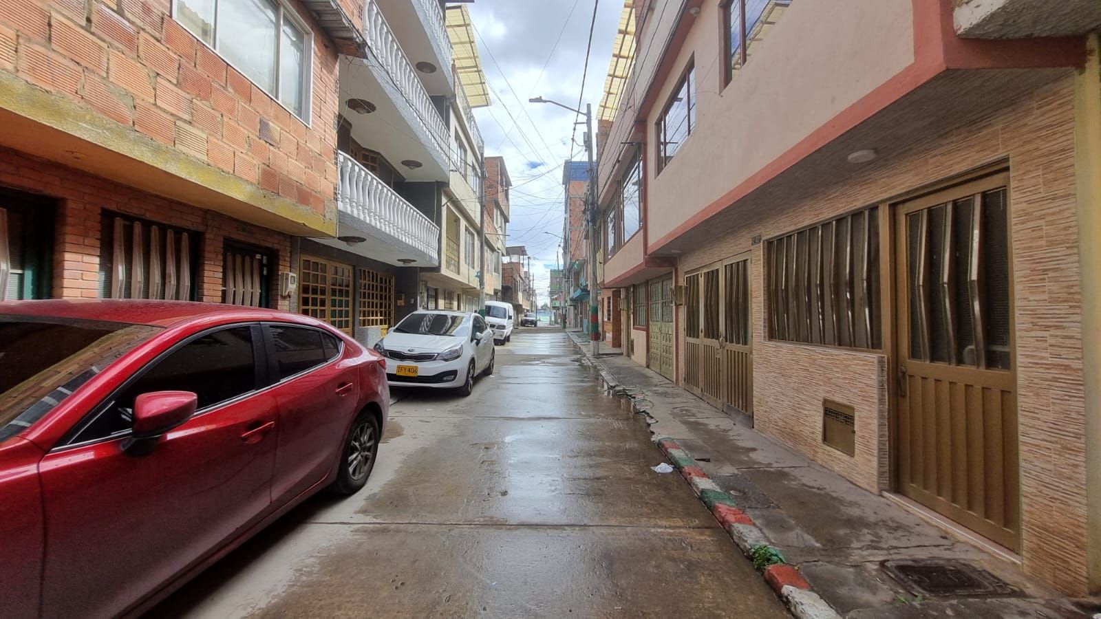 Casa en venta Cundinamarca Bogotá Tindalito Et I 199 m2 Habitaciones 8 Baños 4 Garajes 2 Precio $449000000