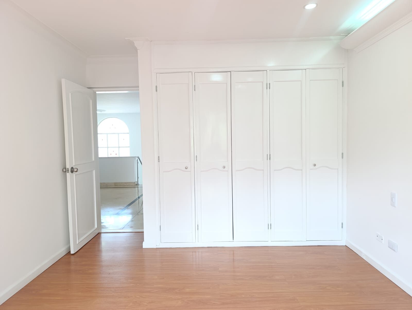 Casa en arriendo o venta Antioquia Medellín Los Balsos No1 400 m2 Habitaciones 4 Baños 6 Garajes 5 Precio venta $3400000000 Precio arriendo $18000000