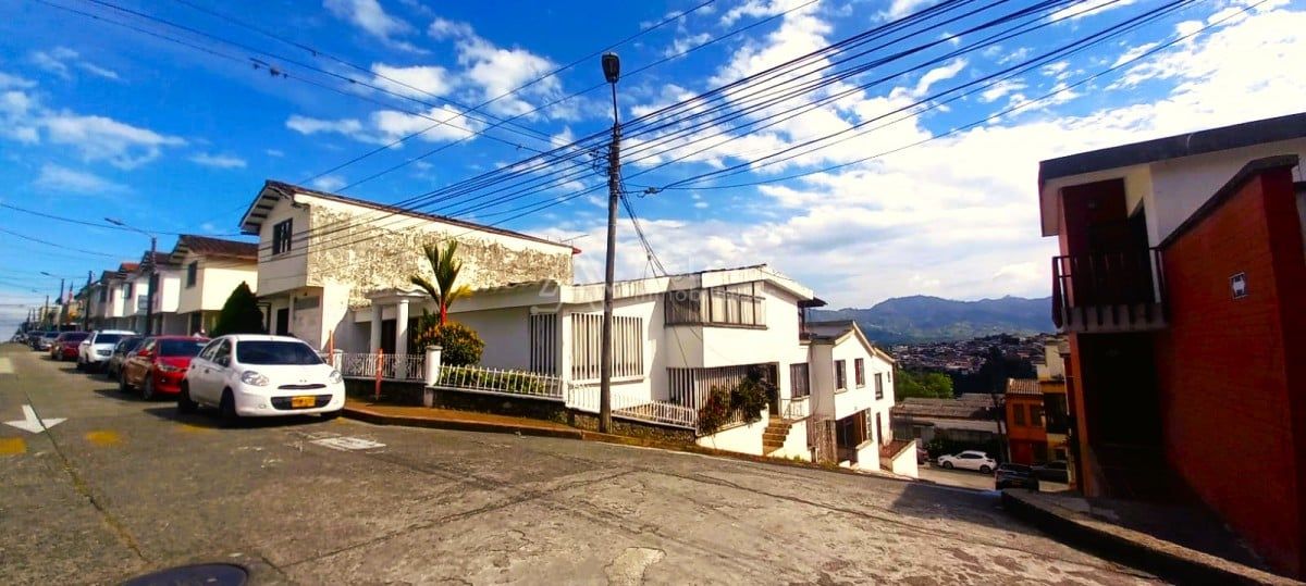 Casa en venta Risaralda Pereira Popular Modelo 350 m2 Habitaciones 3 Baños 4 Garajes 2 Precio $900000000