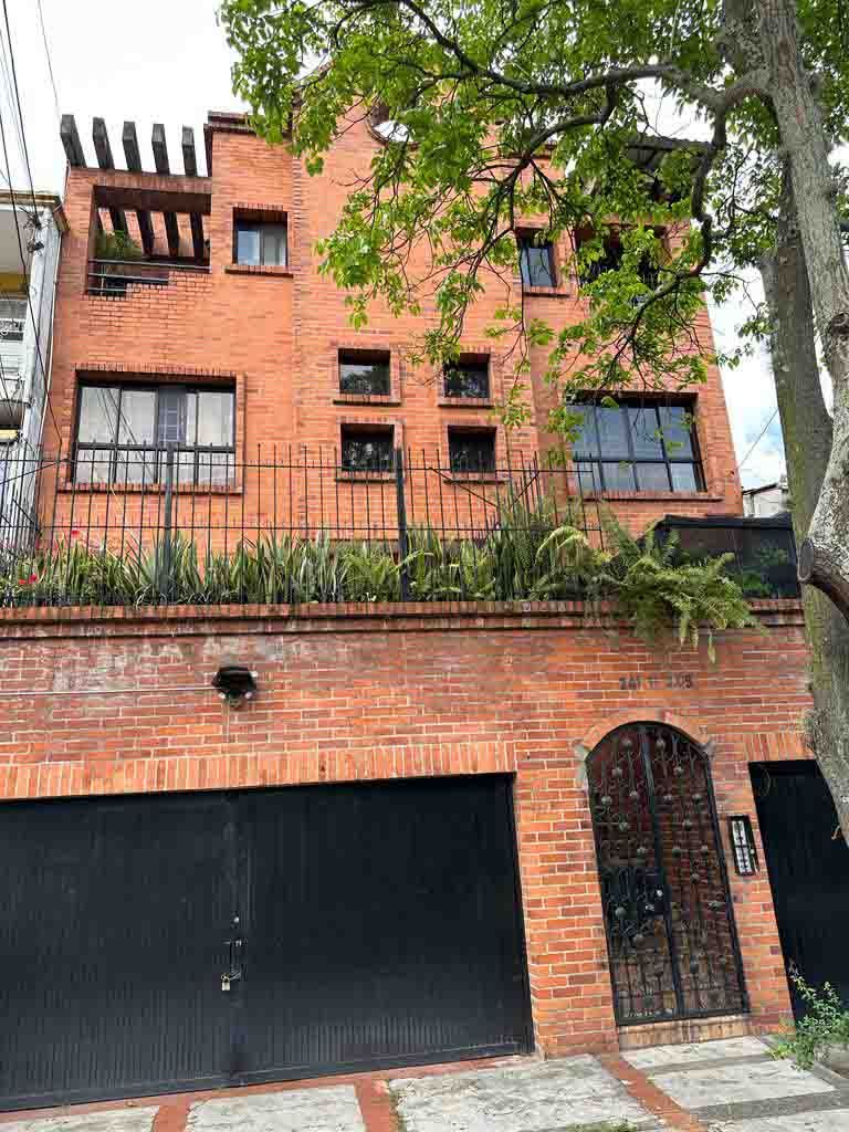 Apartamento en venta Valle Del Cauca Cali Miraflores 165 m2 Habitaciones 3 Baños 4 Garajes 2 Precio $360000000