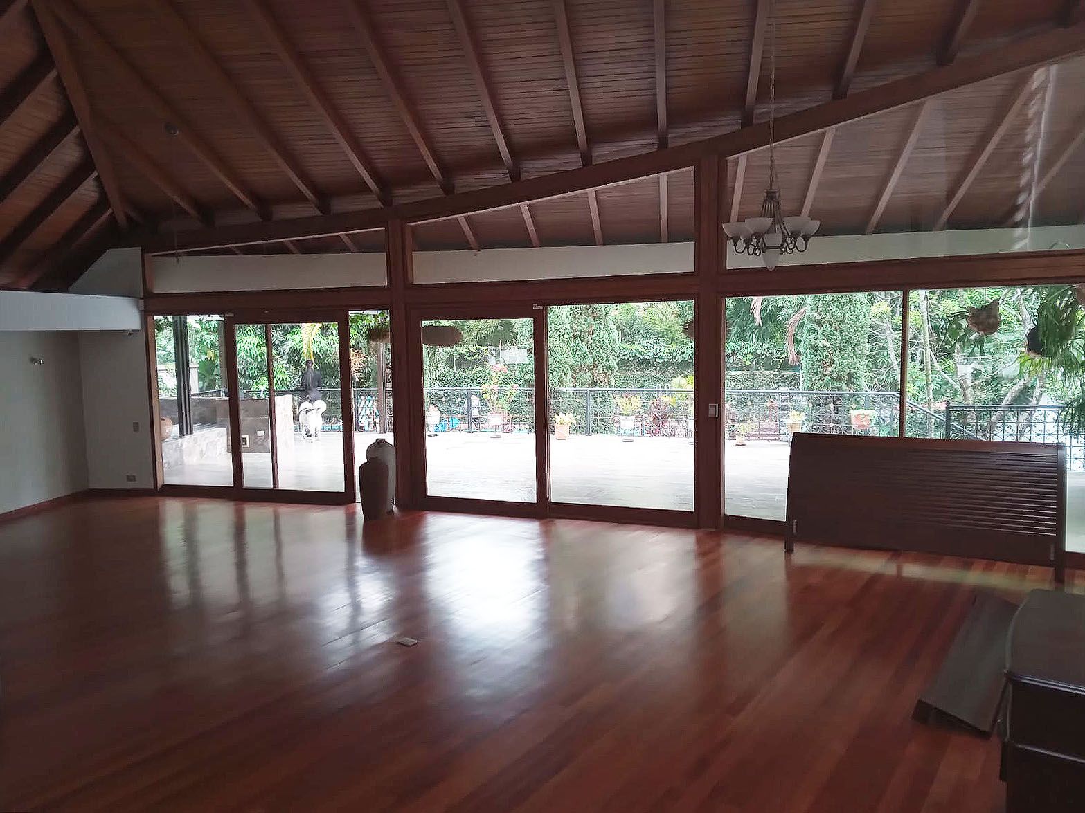 Oficina en arriendo Antioquia Envigado Alto De Misael 500 m2 Habitaciones 0 Baños 6 Garajes 14 Precio $20000000