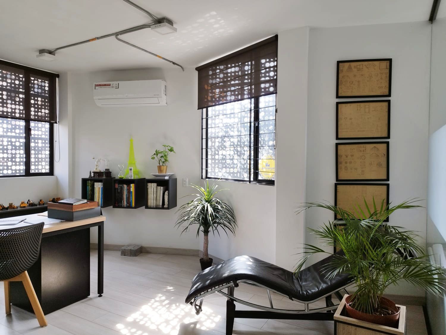 Oficina en arriendo o venta Antioquia Envigado Zona Centro 520 m2 Habitaciones 0 Baños 13 Garajes 1 Precio venta $4300000000 Precio arriendo $33000000