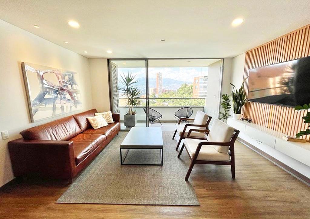Apartamento en arriendo Antioquia Medellín La Linde 110 m2 Habitaciones 3 Baños 4 Garajes 3 Precio $8100000