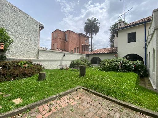 Casa en arriendo Cundinamarca Bogotá Teusaquillo 844 m2 Habitaciones 14 Baños 6 Garajes 0 Precio $22000000