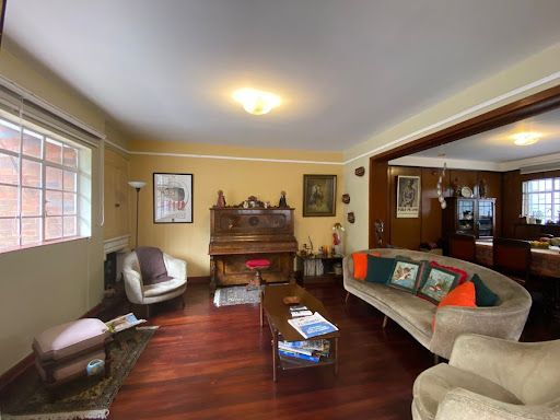 Casa en venta Cundinamarca Bogotá Pardo Rubio 330 m2 Habitaciones 7 Baños 4 Garajes 2 Precio $1850000000