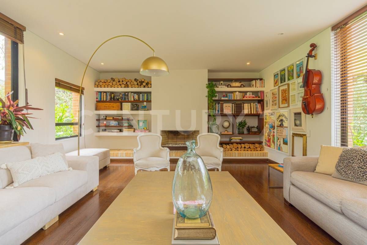 Casa en venta Cundinamarca La Calera La Calera 296 m2 Habitaciones 3 Baños 3 Garajes 4 Precio $2000000000