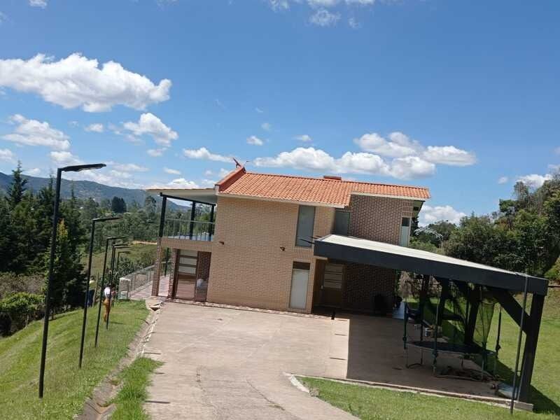 Finca en venta Antioquia Rionegro El Porvenir 280 m2 Habitaciones 3 Baños 4 Garajes 4 Precio $2500000000