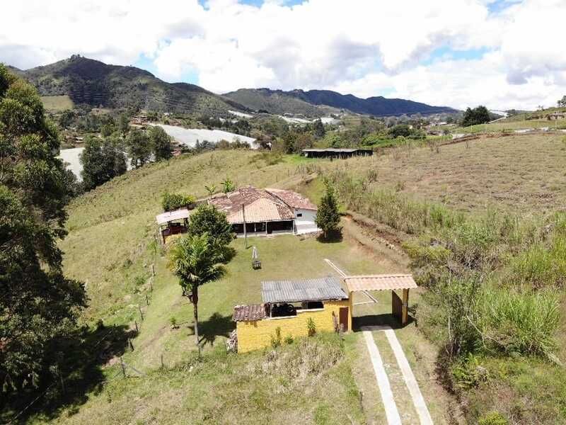 Finca en venta Antioquia Guarne Guarne 300 m2 Habitaciones 4 Baños 4 Garajes 3 Precio $2900000000