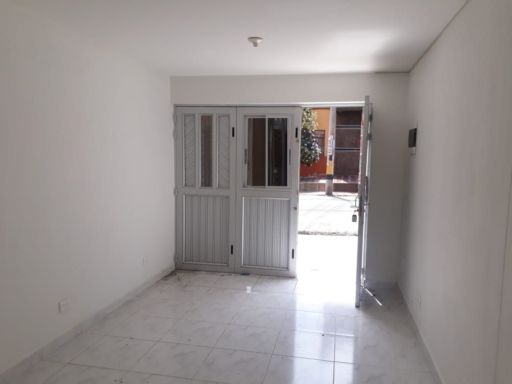 Local en arriendo Antioquia Medellín San Bernardo 20 m2 Habitaciones 0 Baños 1 Garajes 0 Precio $1500000