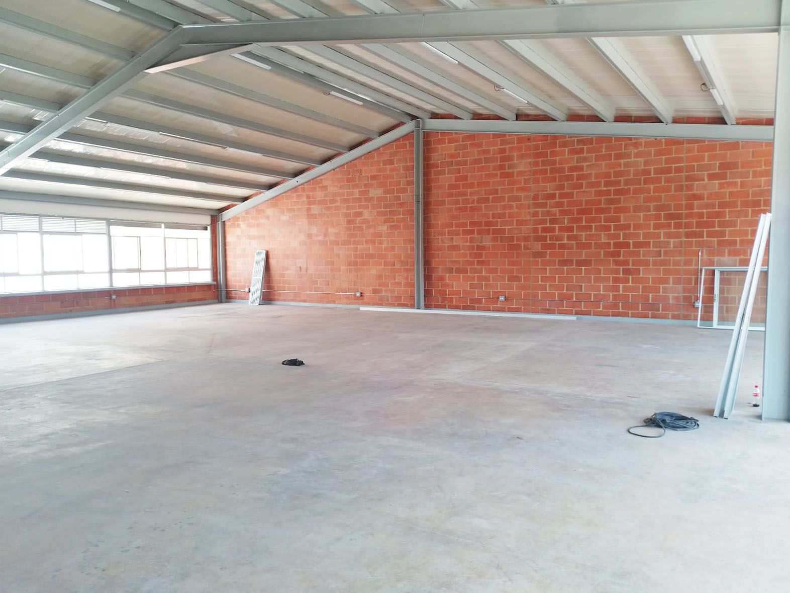 Local en arriendo Antioquia Medellín La America 580 m2 Habitaciones 0 Baños 0 Garajes 1 Precio $36000000