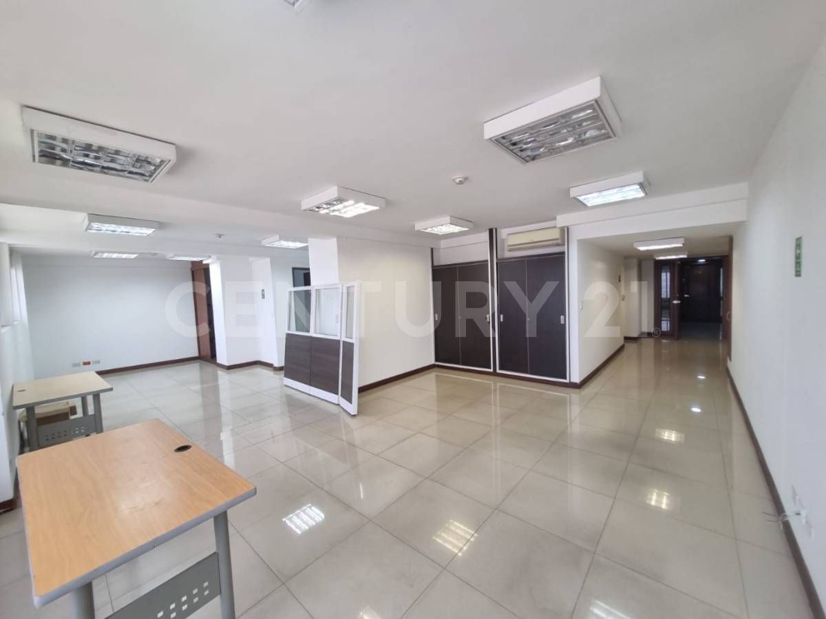 Oficina en arriendo Valle Del Cauca Cali Versalles 209 m2 Habitaciones 0 Baños 0 Garajes 2 Precio $9550000