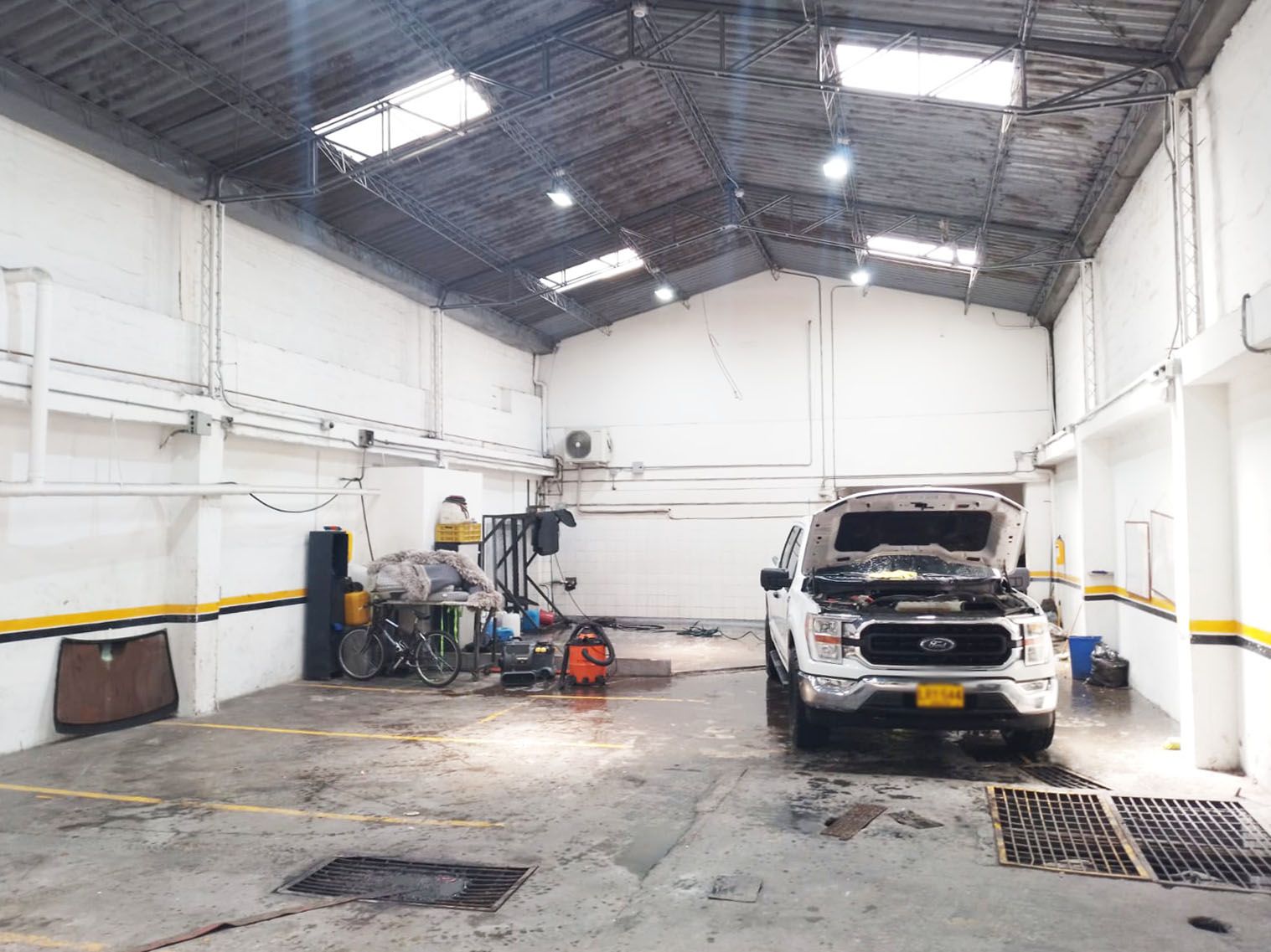 Bodega en venta Antioquia Medellín Los Conquistadores 350 m2 Habitaciones 0 Baños 1 Garajes 1 Precio $3050000000