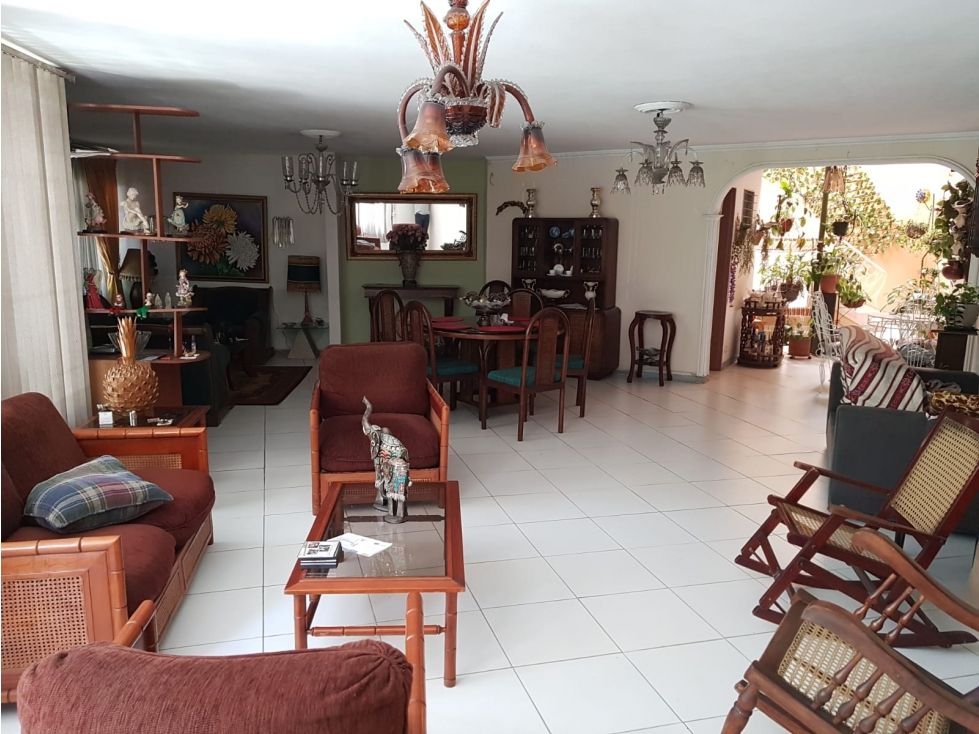 Casa en arriendo Antioquia Medellín Bolivariana 291 m2 Habitaciones 5 Baños 6 Garajes 2 Precio $8700000