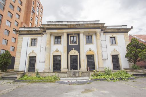 Casa en venta Cundinamarca Bogotá Santa Teresita 900 m2 Habitaciones 10 Baños 6 Garajes 7 Precio $4350000000