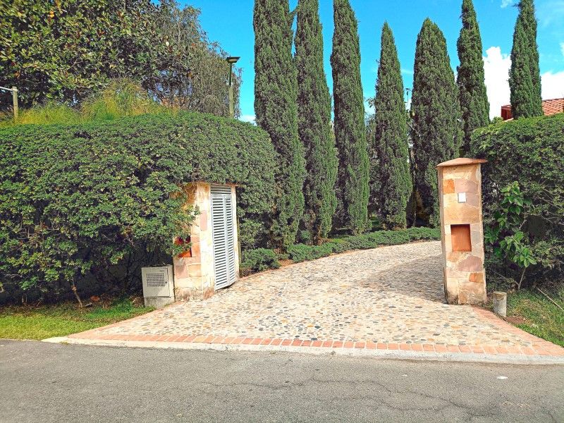 Casa en venta Antioquia Rionegro Rionegro 450 m2 Habitaciones 4 Baños 13 Garajes 10 Precio $3300000000