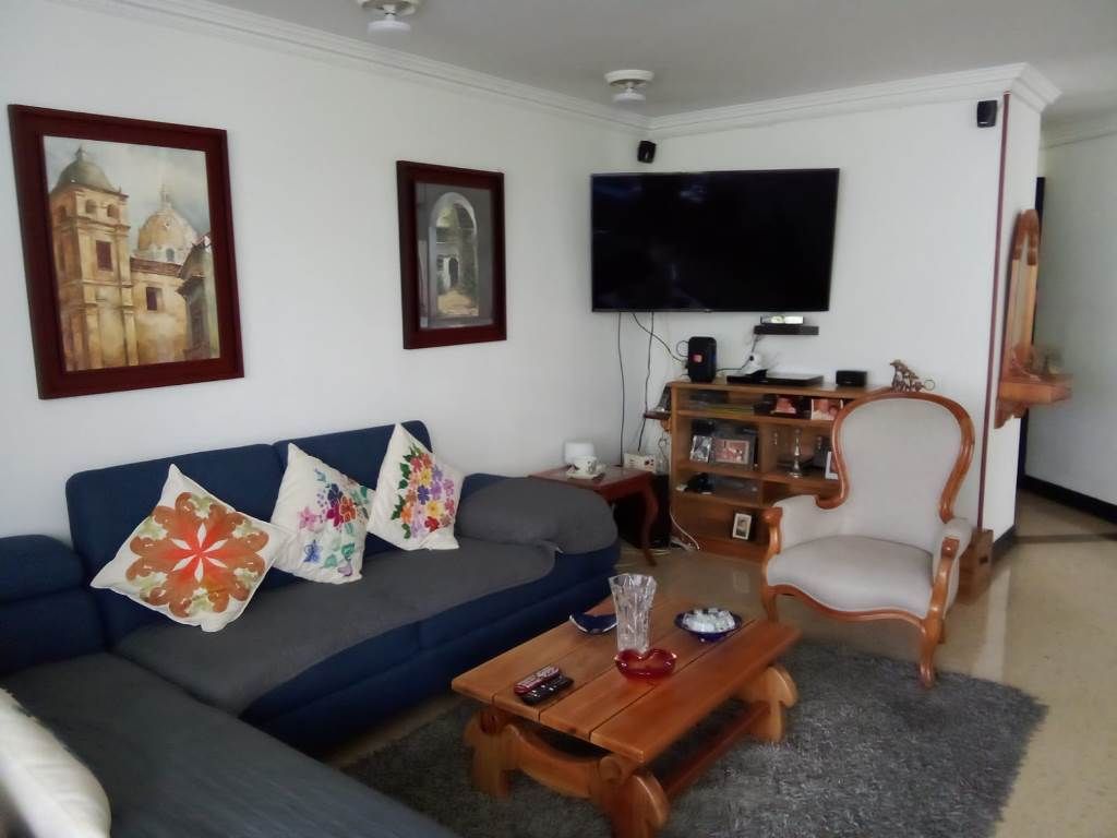 Apartamento en arriendo o venta Antioquia Medellín Los Naranjos 133 m2 Habitaciones 3 Baños 4 Garajes 2 Precio venta $740000000 Precio arriendo $8200000