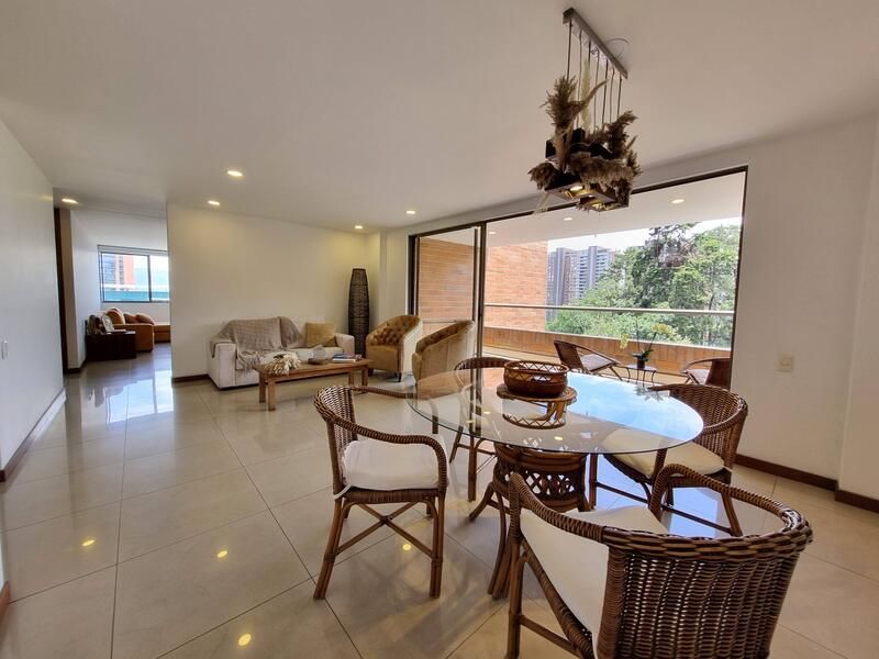 Apartamento en arriendo Antioquia Medellín El Pinal 140 m2 Habitaciones 4 Baños 4 Garajes 2 Precio $6800000