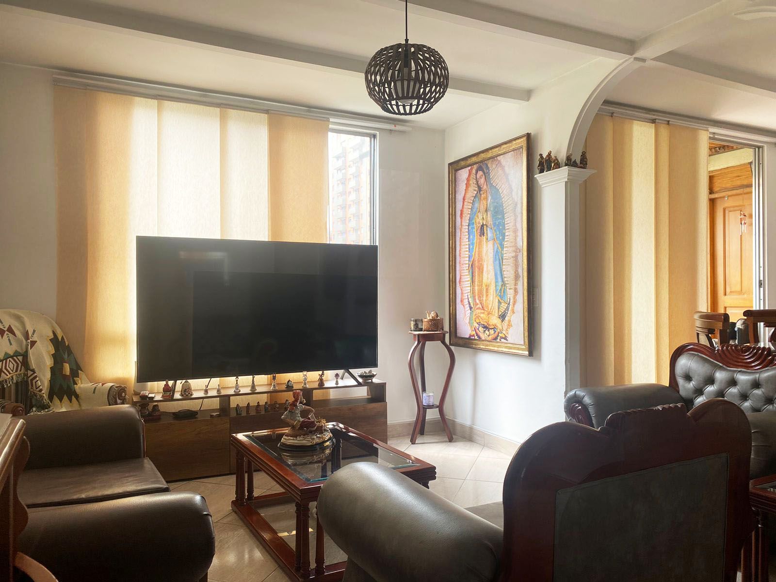 Apartamento en arriendo o venta Antioquia Medellín Noel 170 m2 Habitaciones 5 Baños 4 Garajes 3 Precio venta $630000000 Precio arriendo $4350000