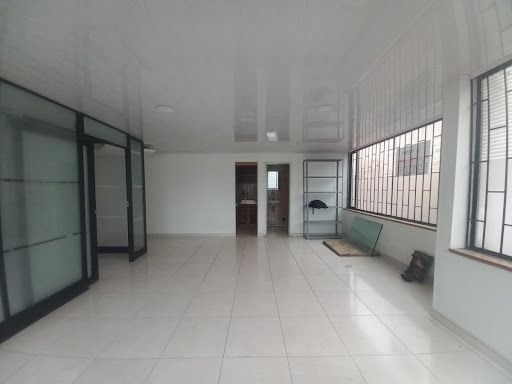 Oficina en venta Cundinamarca Bogotá Lago Gaitan 45 m2 Habitaciones 0 Baños 1 Garajes 1 Precio $300000000