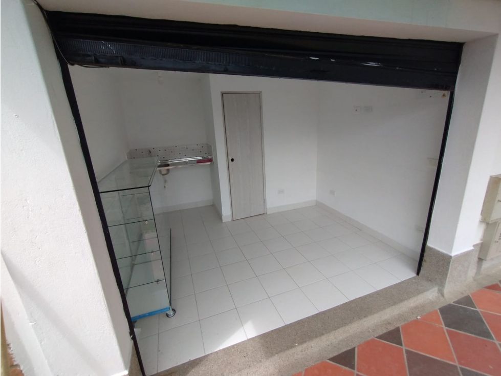 Local en arriendo Antioquia Medellín Bombona No2 15 m2 Habitaciones 0 Baños 0 Garajes 1 Precio $800000