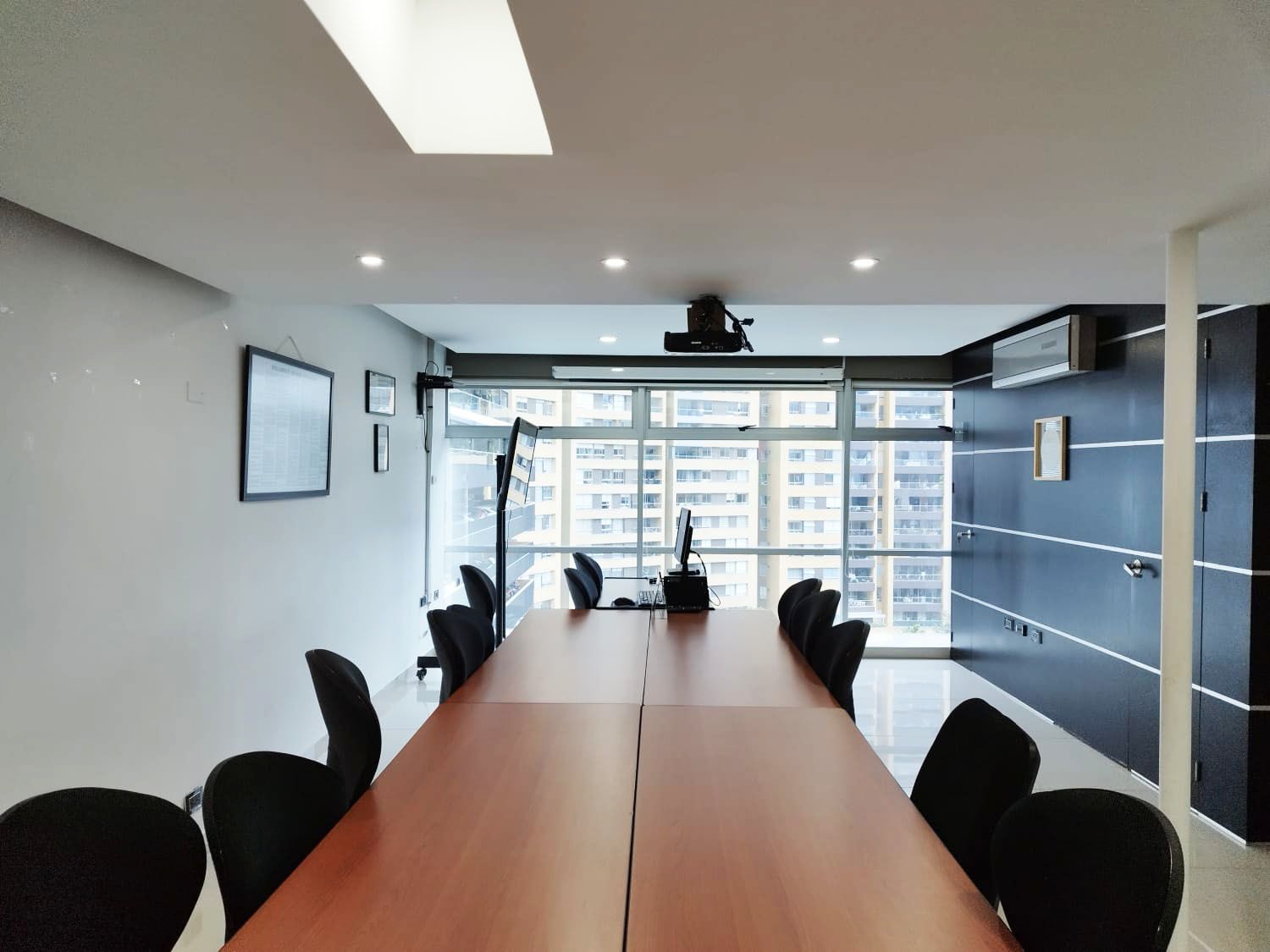 Oficina en venta Antioquia Medellín Castropol 42 m2 Habitaciones 0 Baños 0 Garajes 2 Precio $490000000