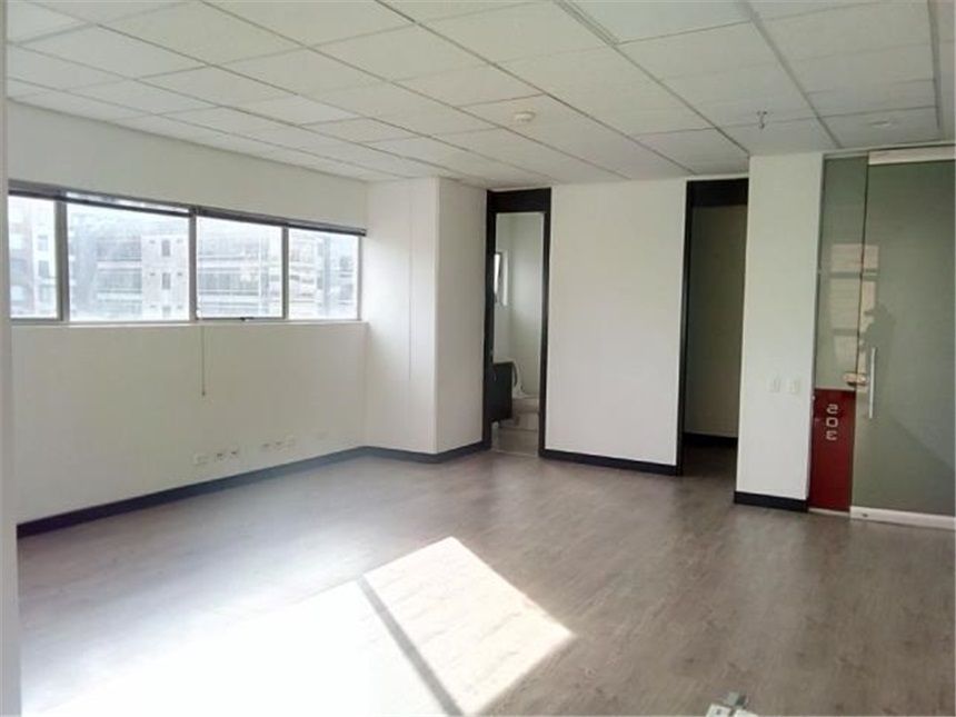 Oficina en arriendo o venta Cundinamarca Bogotá Chicó Norte 55 m2 Habitaciones 0 Baños 0 Garajes 2 Precio venta $450000000 Precio arriendo $3083000