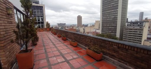 Oficina en venta Cundinamarca Bogotá San Martin 350 m2 Habitaciones 0 Baños 2 Garajes 1 Precio $2080000000