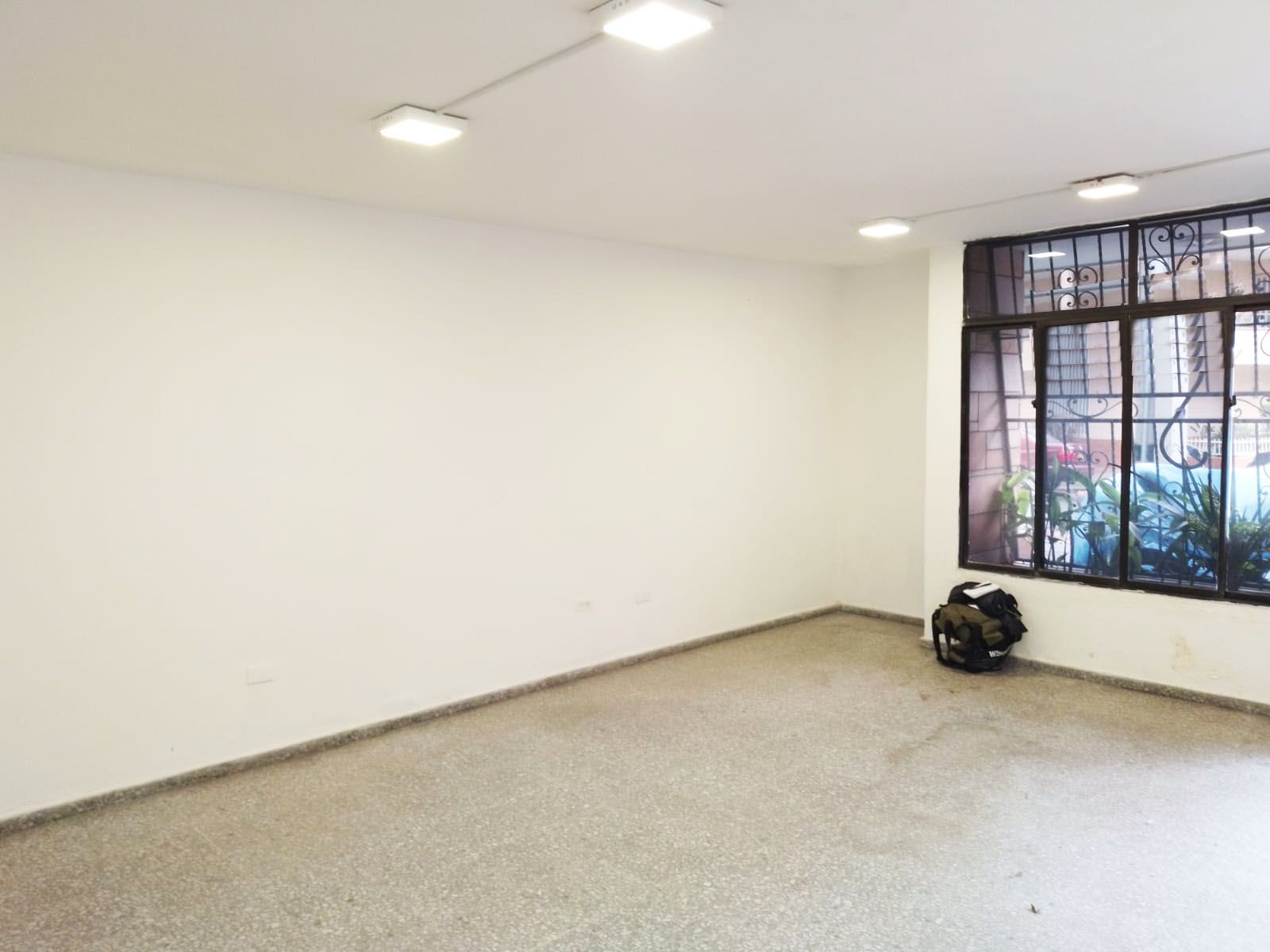 Oficina en arriendo Antioquia Medellín Ud Atanasio Girardot 200 m2 Habitaciones 0 Baños 4 Garajes 2 Precio $7000000