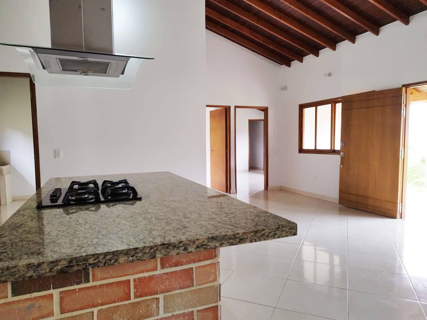 Casa en arriendo Antioquia Envigado Zona Centro 300 m2 Habitaciones 3 Baños 4 Garajes 12 Precio $8200000