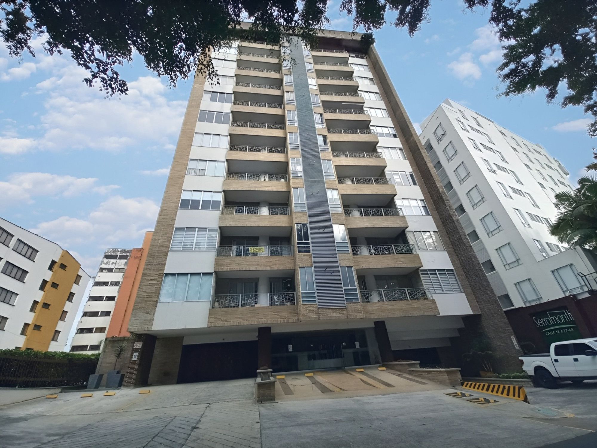 Parqueadero en venta Risaralda Pereira Los Alamos 11 m2 Habitaciones 0 Baños 0 Garajes 0 Precio $40000000