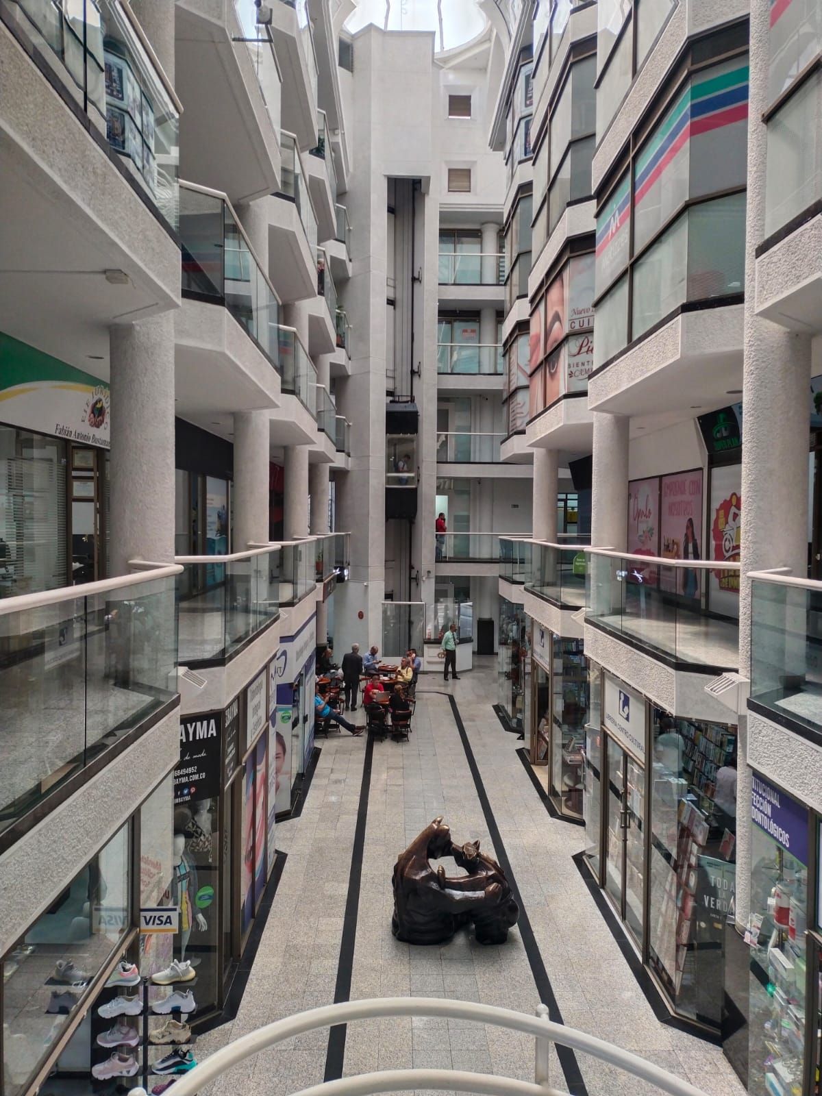 Oficina en venta Risaralda Pereira Sector Plaza De Bolivar 15 m2 Habitaciones 0 Baños 0 Garajes 2 Precio $100000000