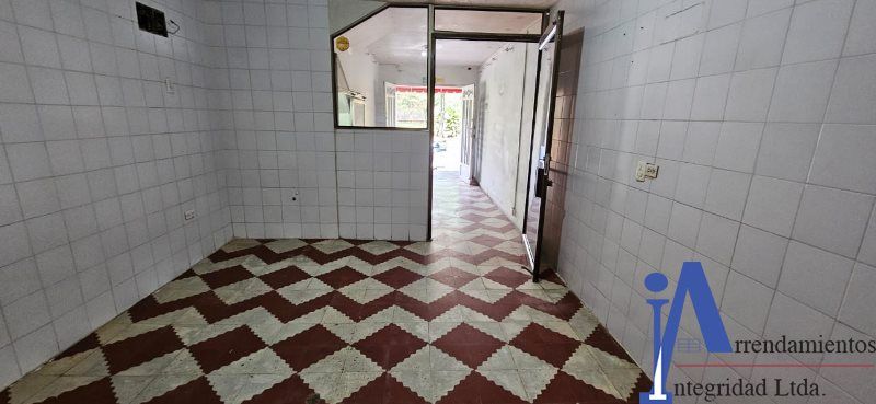 Local en arriendo Antioquia Medellín San Bernardo 25 m2 Habitaciones 0 Baños 1 Garajes 0 Precio $1200000