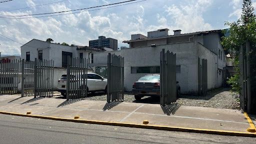 Casa en venta Antioquia Medellín La Aguacatala 337 m2 Habitaciones 5 Baños 13 Garajes 8 Precio $2850000000