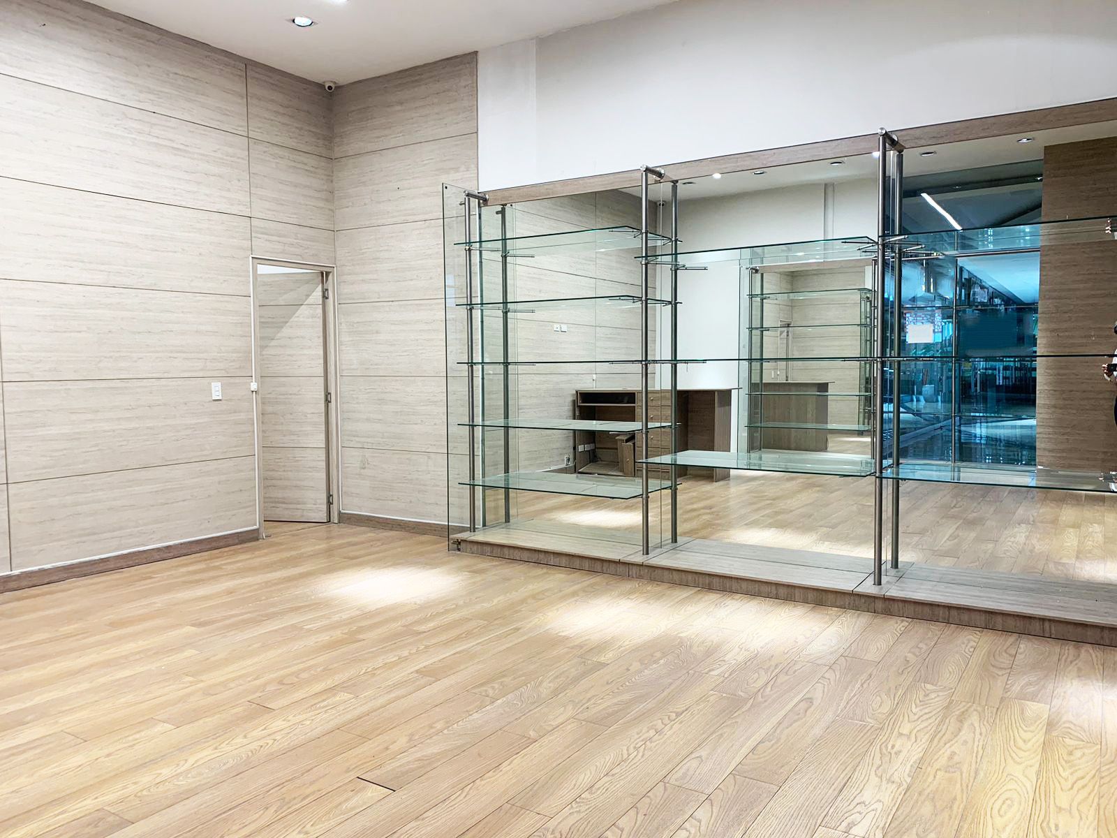 Local en arriendo Antioquia Medellín Simesa 79 m2 Habitaciones 0 Baños 0 Garajes 1 Precio $10200000