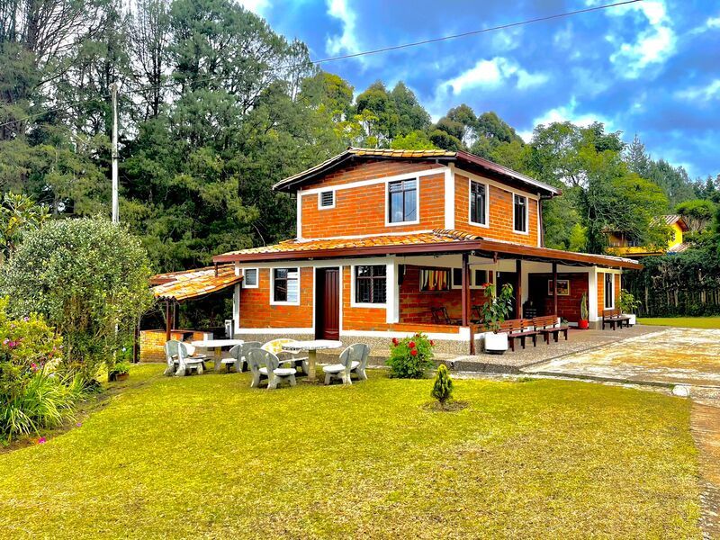 Finca en venta Antioquia Guarne La Cabaña 230 m2 Habitaciones 4 Baños 4 Garajes 1 Precio $780000000