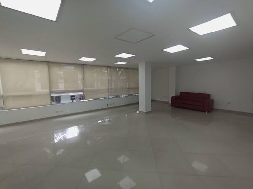Oficina en arriendo Antioquia Medellín Suramericana 320 m2 Habitaciones 0 Baños 4 Garajes 0 Precio $24000000