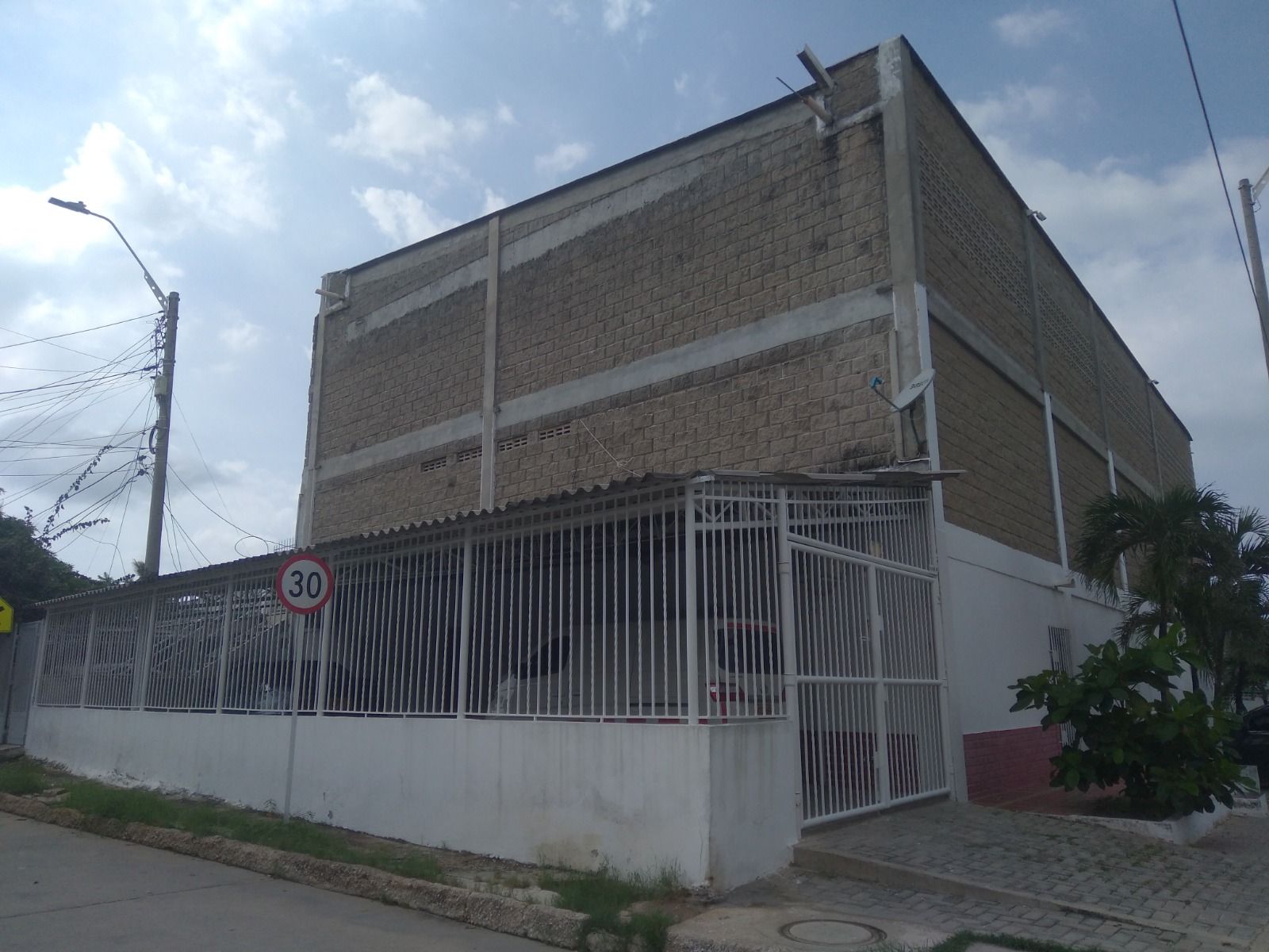 Bodega en venta Atlántico Barranquilla San Salvador 1240 m2 Habitaciones 0 Baños 4 Garajes 7 Precio $3000000000