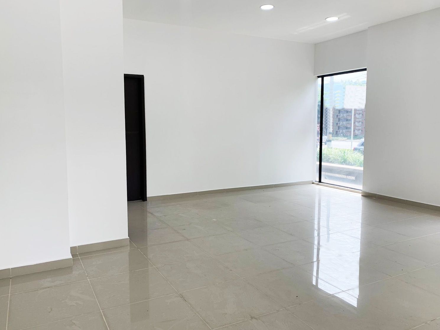 Local en arriendo Antioquia Medellín Manila 75 m2 Habitaciones 0 Baños 0 Garajes 1 Precio $6200000